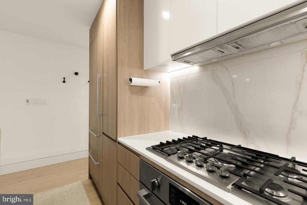 4013 DAVIS PLACE NW Unit: 1