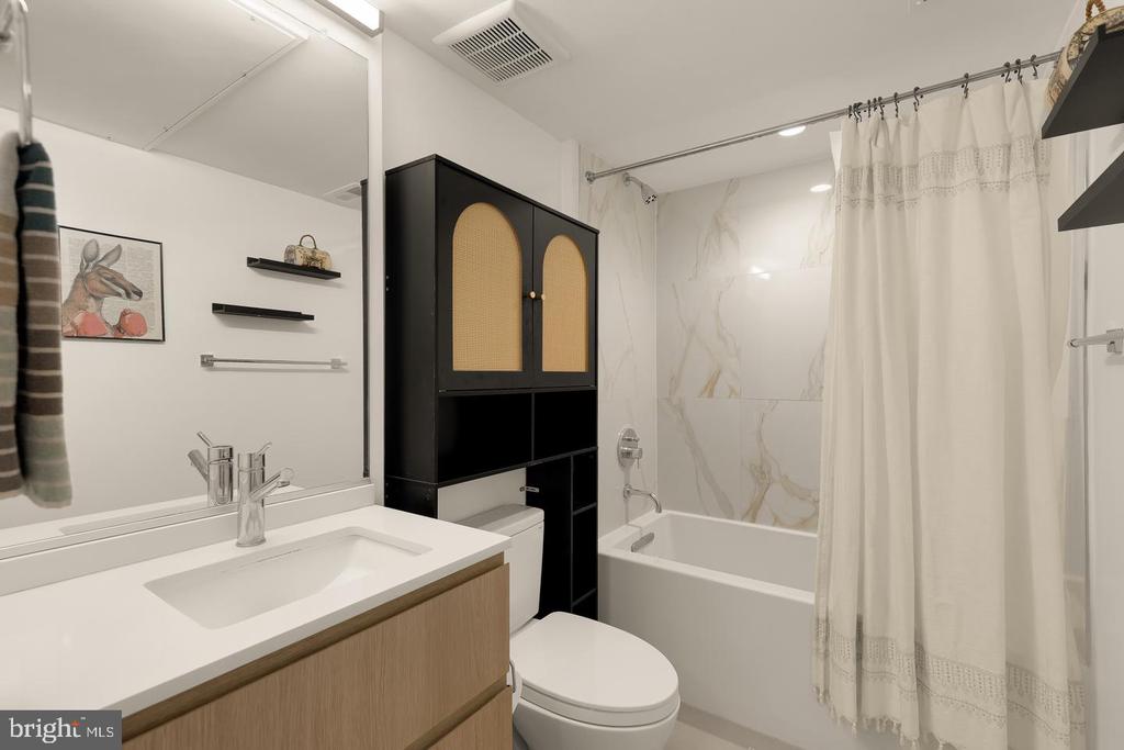 4013 DAVIS PLACE NW Unit: 1