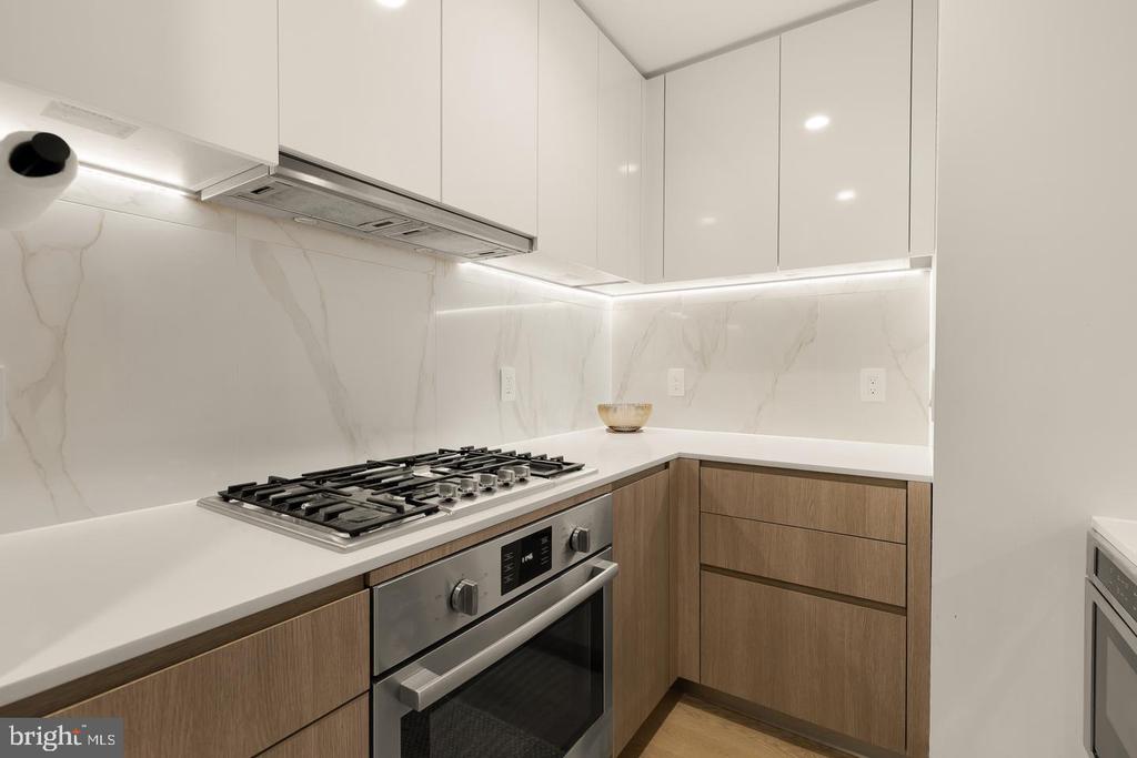 4013 DAVIS PLACE NW Unit: 1