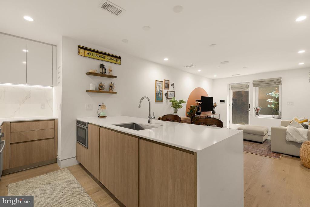 4013 DAVIS PLACE NW Unit: 1