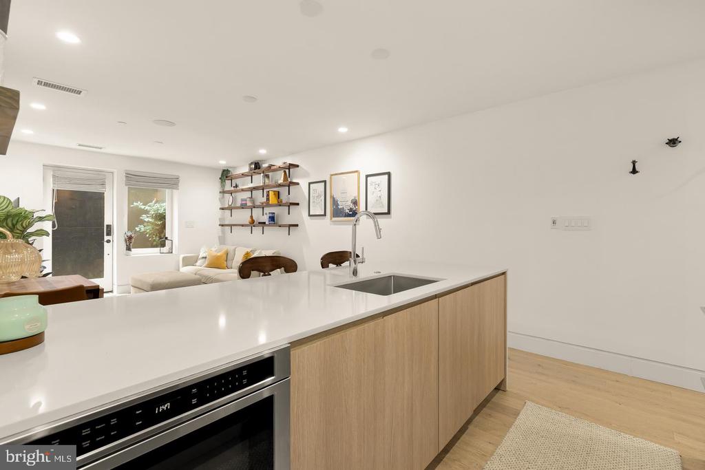 4013 DAVIS PLACE NW Unit: 1