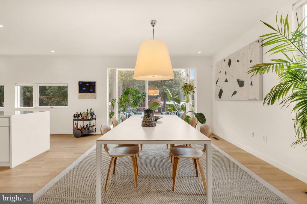 1501 4TH STREET NW Unit: 1