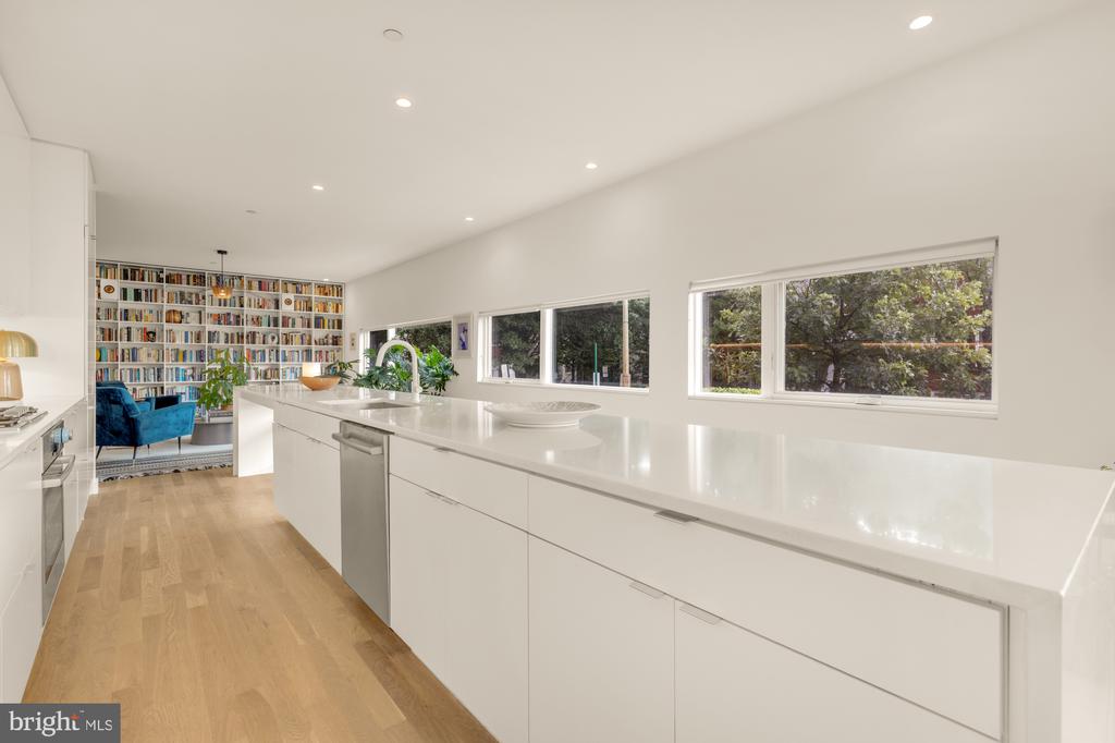 1501 4TH STREET NW Unit: 1