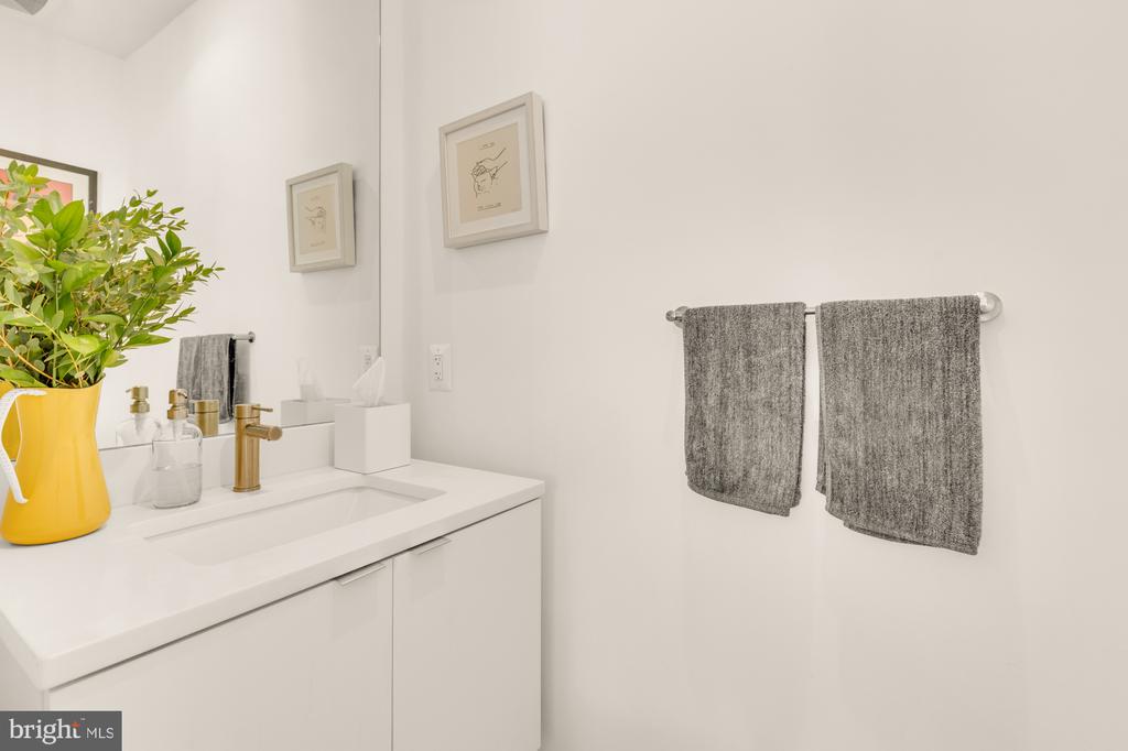 1501 4TH STREET NW Unit: 1