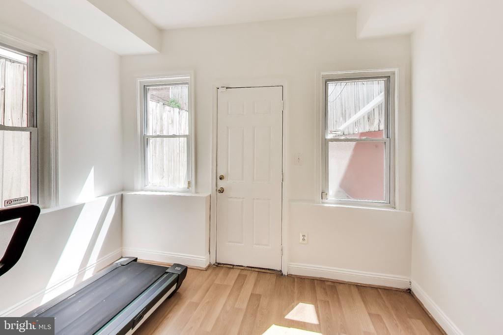 1917 LINCOLN ROAD NE