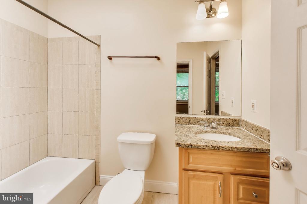 1917 LINCOLN ROAD NE