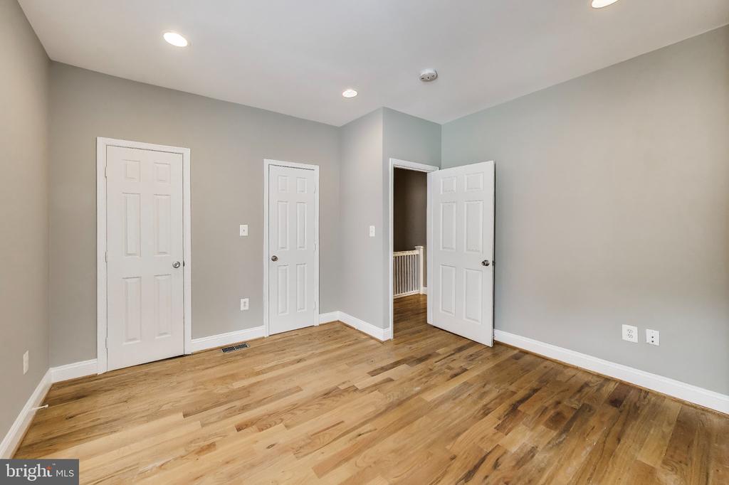 1917 LINCOLN ROAD NE