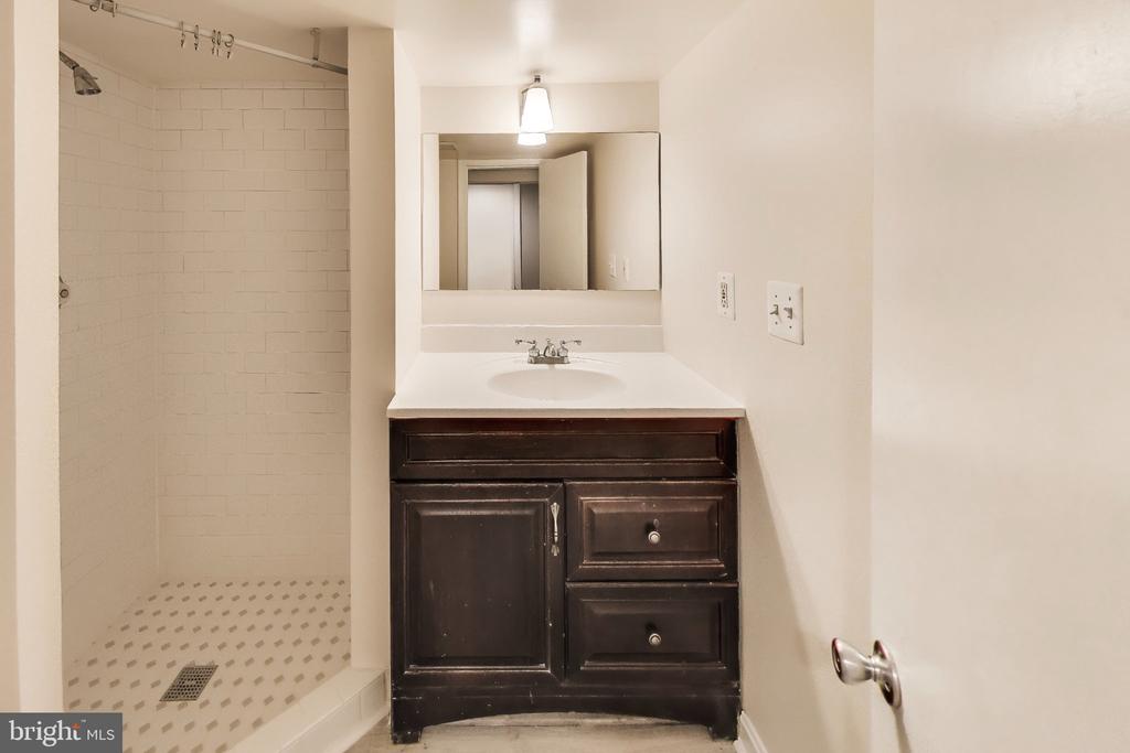 1917 LINCOLN ROAD NE