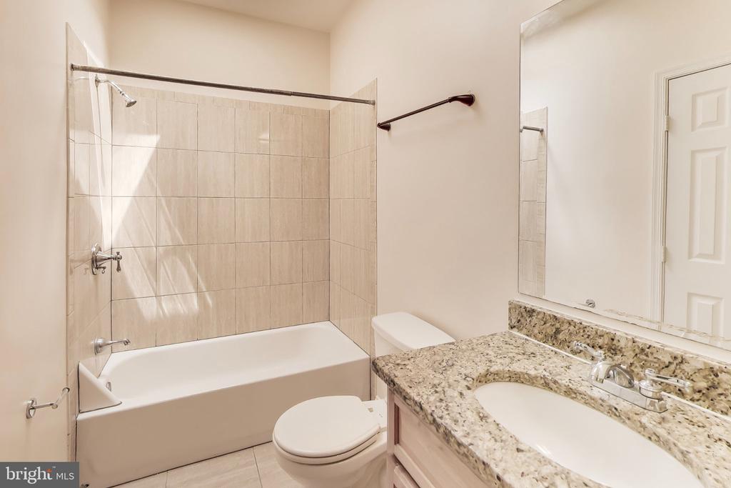 1917 LINCOLN ROAD NE