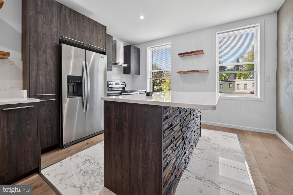 24 RHODE ISLAND AVENUE NE Unit: B