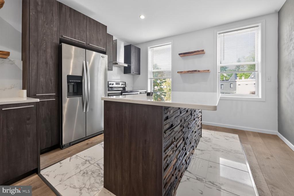 24 RHODE ISLAND AVENUE NE Unit: B