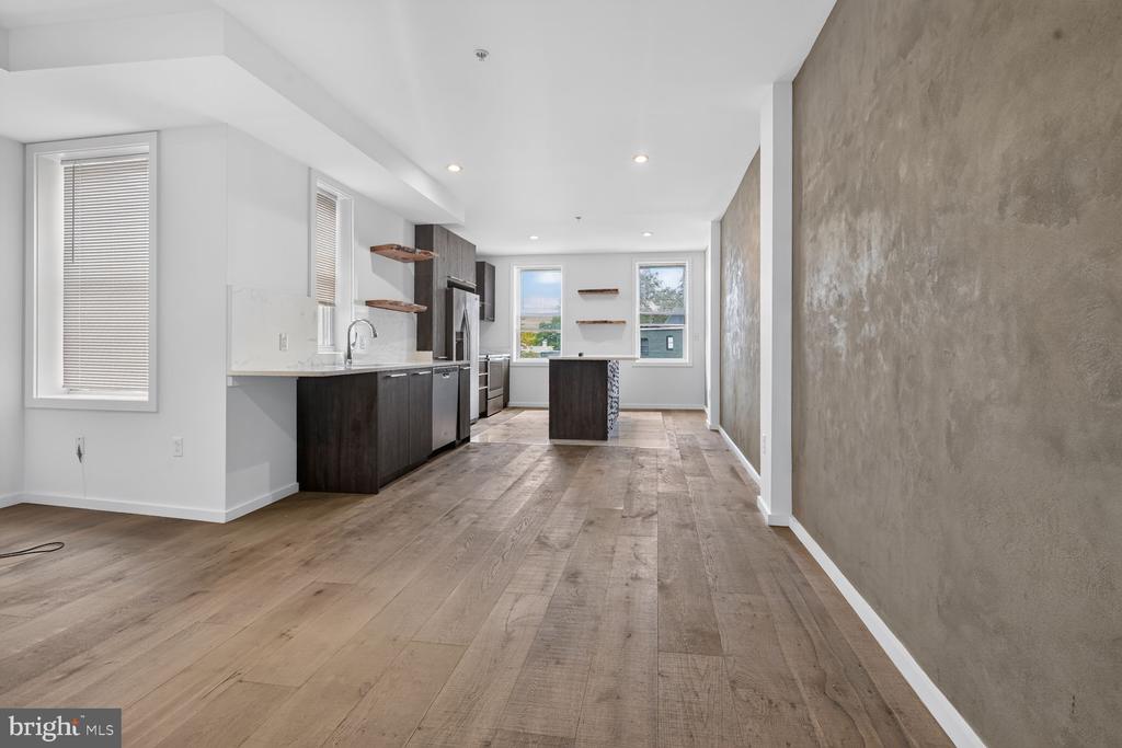 24 RHODE ISLAND AVENUE NE Unit: B