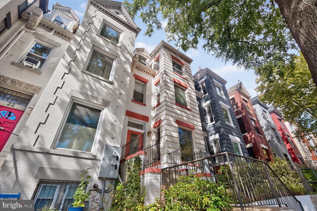 24 RHODE ISLAND AVENUE NE Unit: B