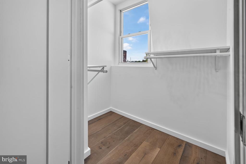 24 RHODE ISLAND AVENUE NE Unit: B