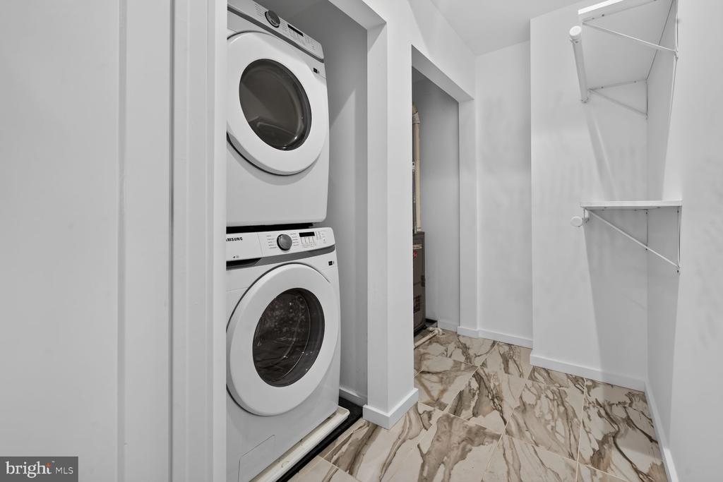 24 RHODE ISLAND AVENUE NE Unit: B