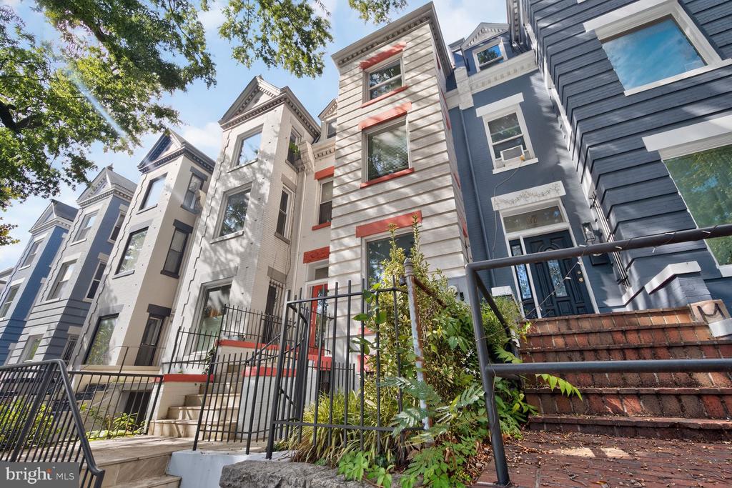 24 RHODE ISLAND AVENUE NE Unit: B