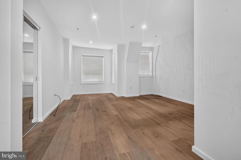 24 RHODE ISLAND AVENUE NE Unit: B