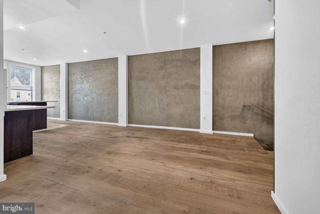 24 RHODE ISLAND AVENUE NE Unit: B