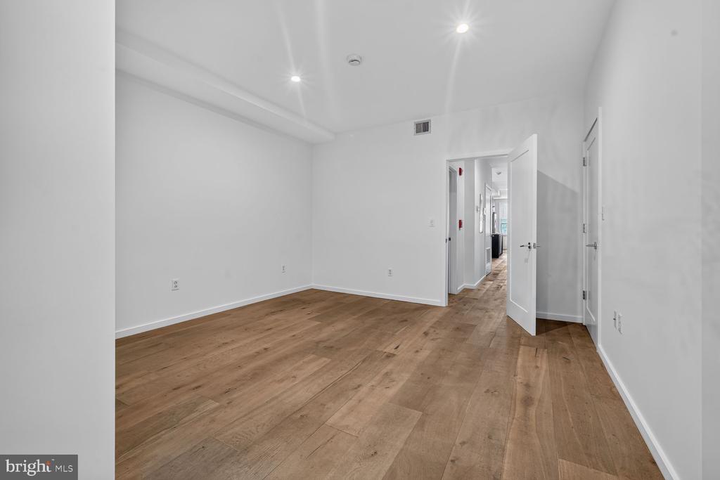 24 RHODE ISLAND AVENUE NE Unit: B
