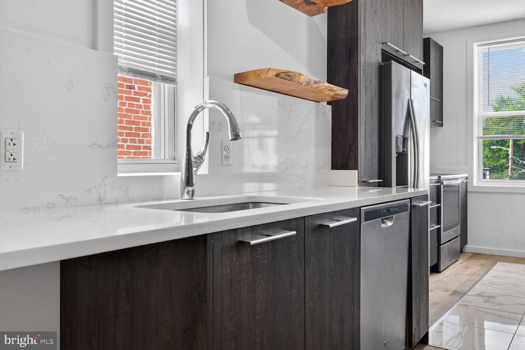 24 RHODE ISLAND AVENUE NE Unit: B