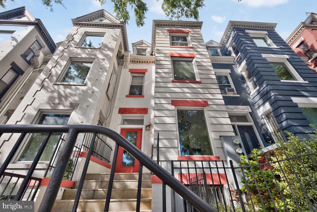 24 RHODE ISLAND AVENUE NE Unit: B