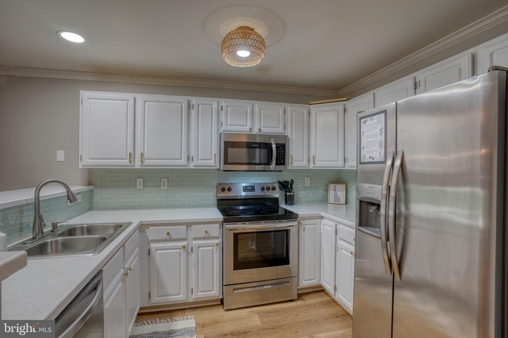 3700 SANIBEL CIRCLE 3708