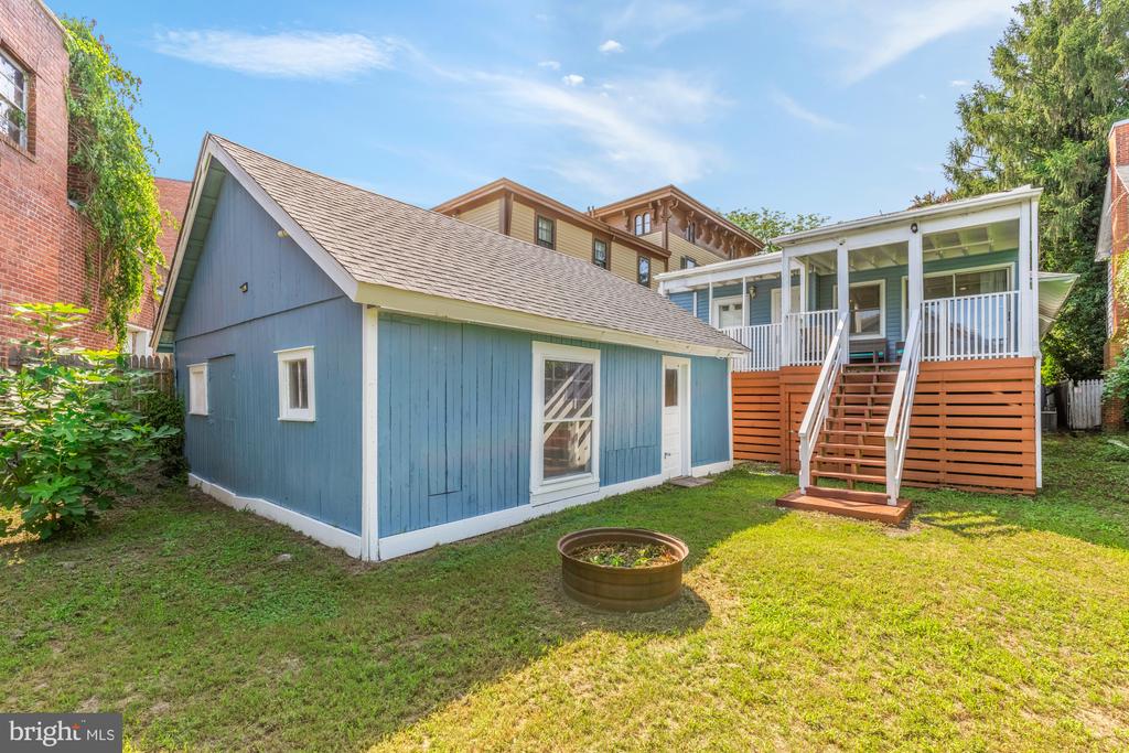 7 CAUSEY AVENUE