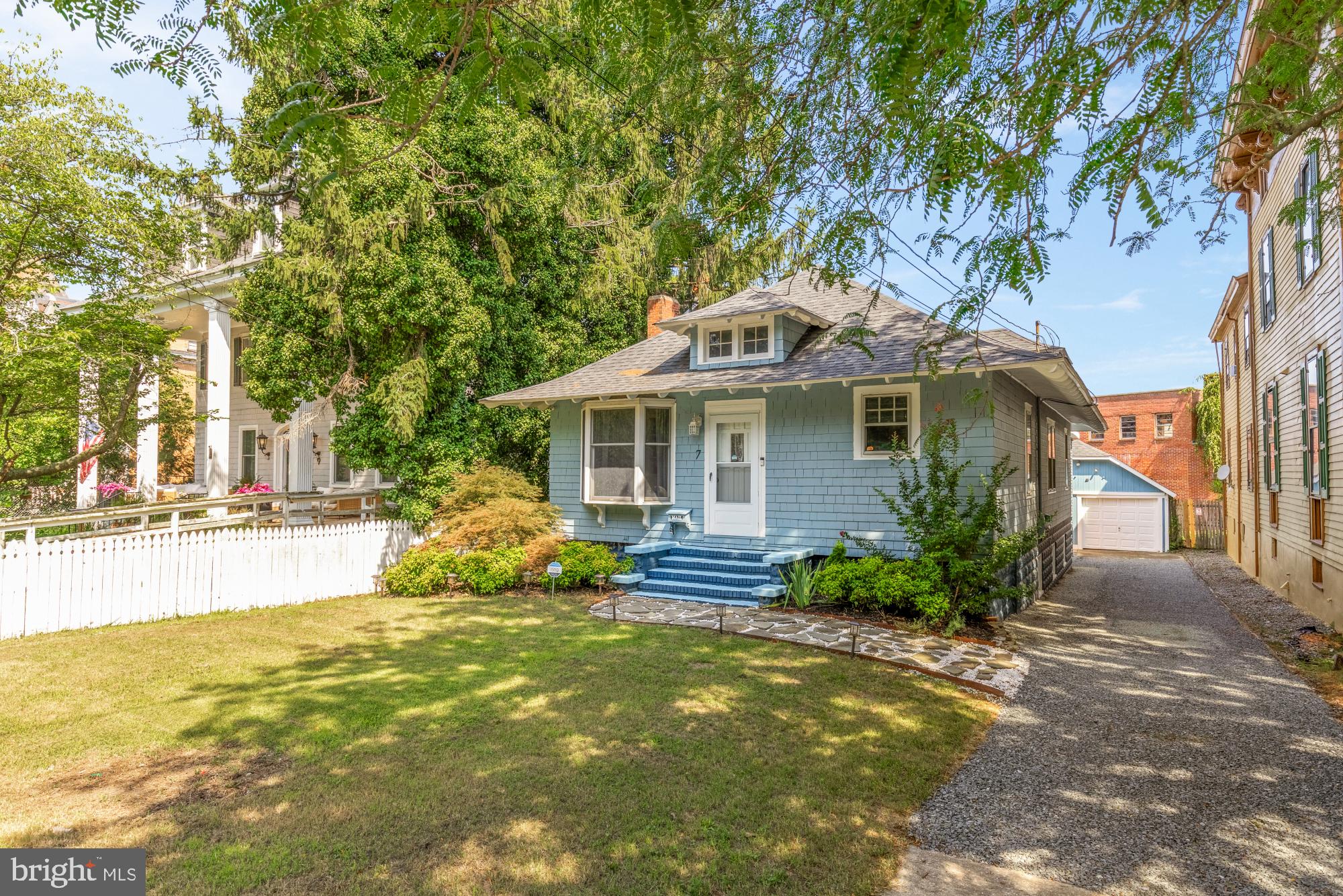 7 CAUSEY AVENUE