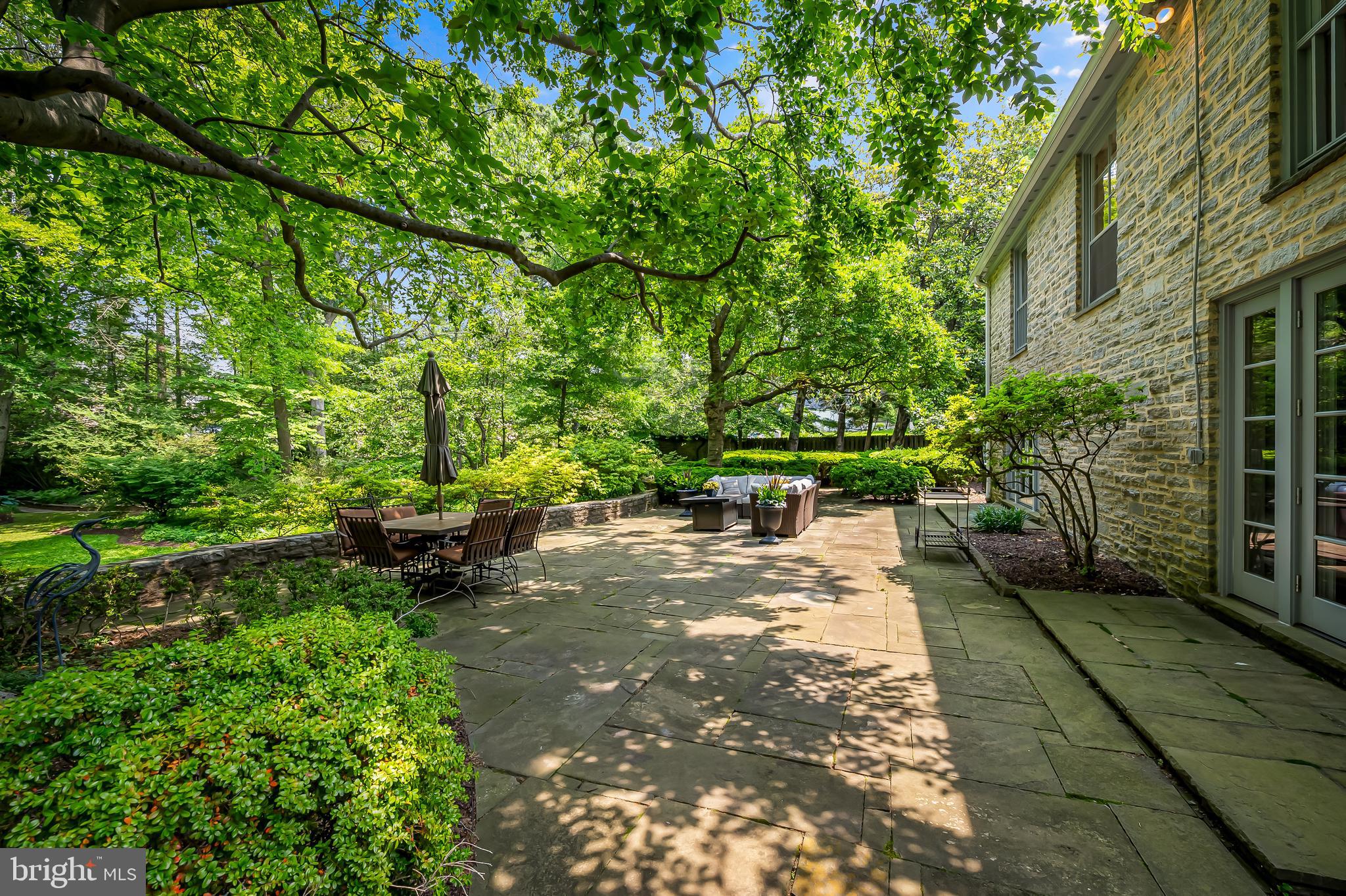 6 Meadow Rd