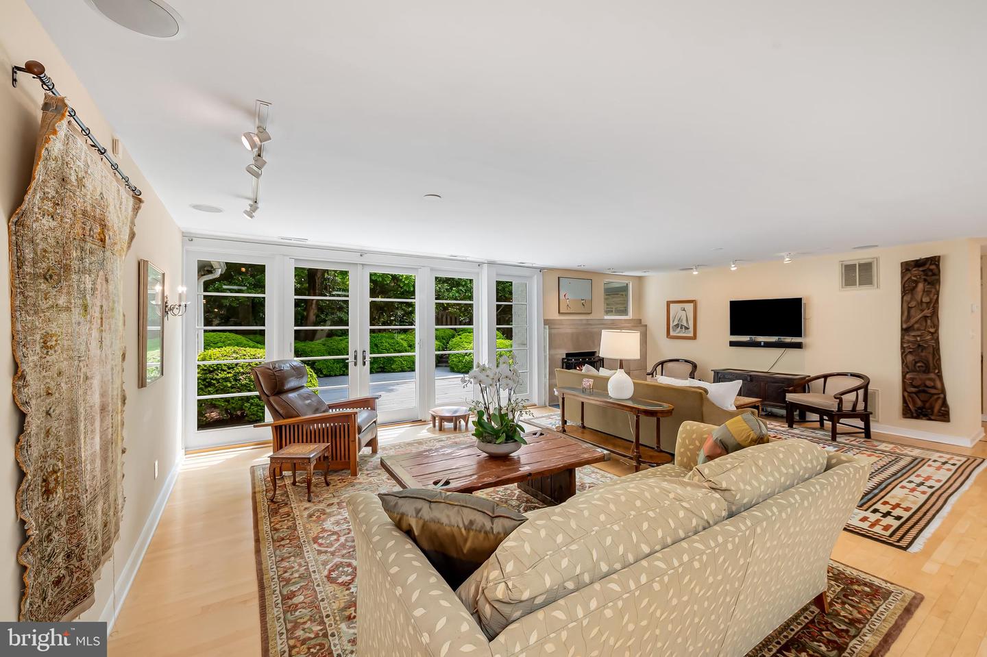 6 Meadow Rd