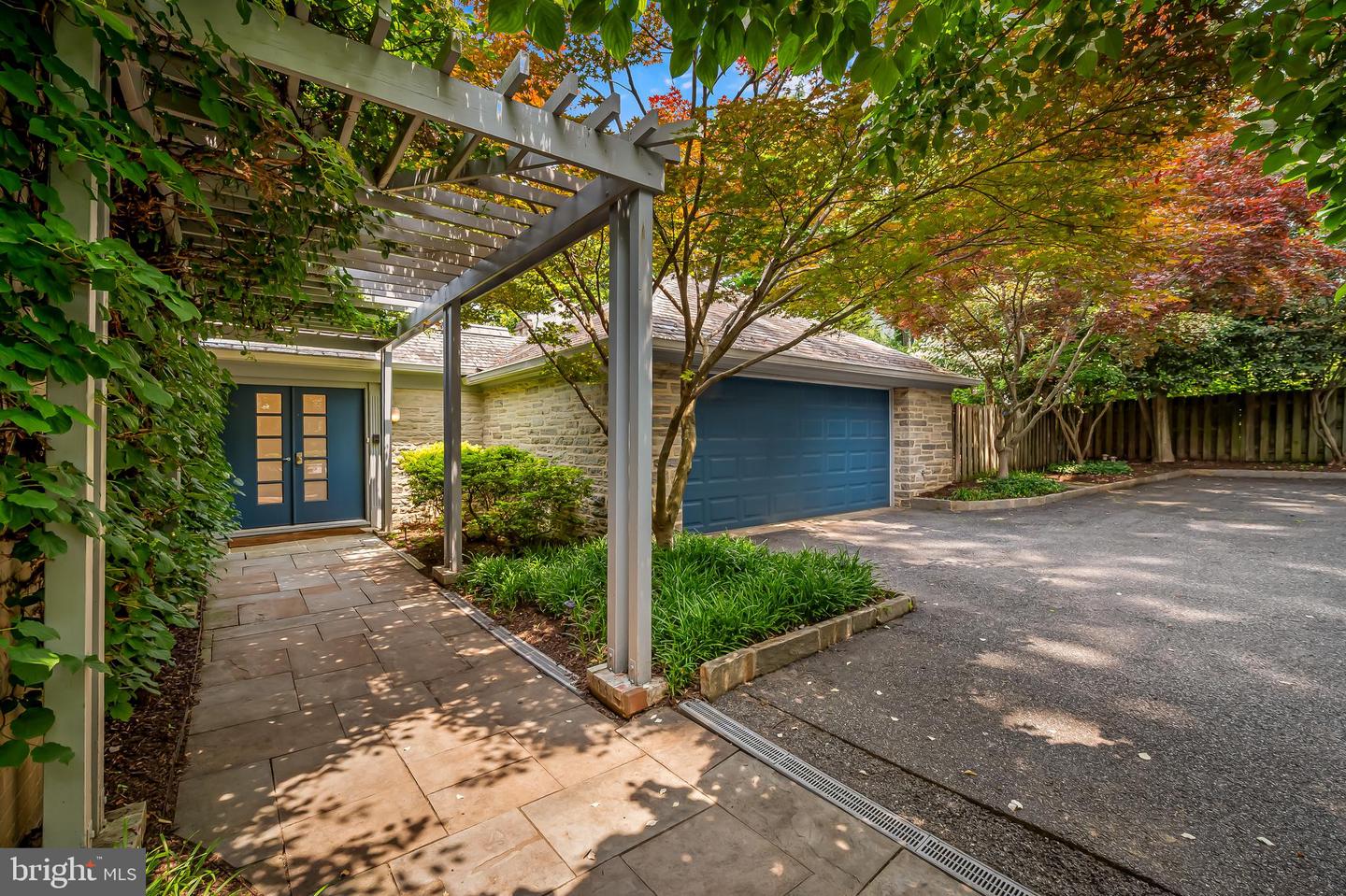 6 Meadow Rd