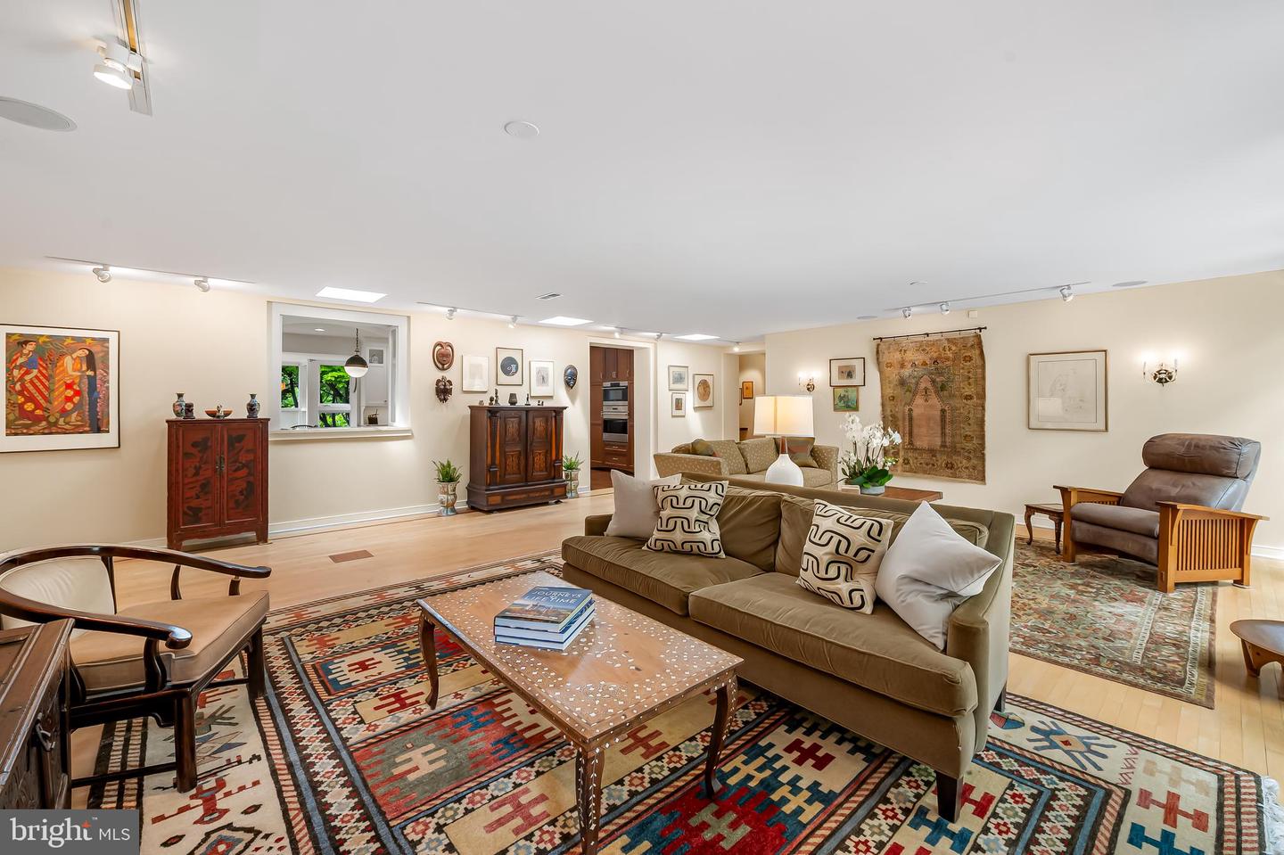 6 Meadow Rd