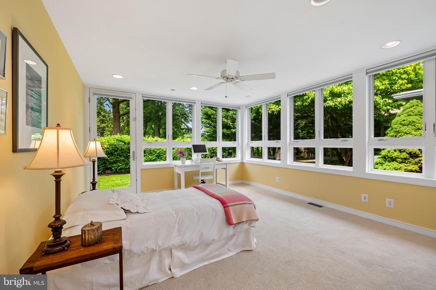 6 Meadow Rd