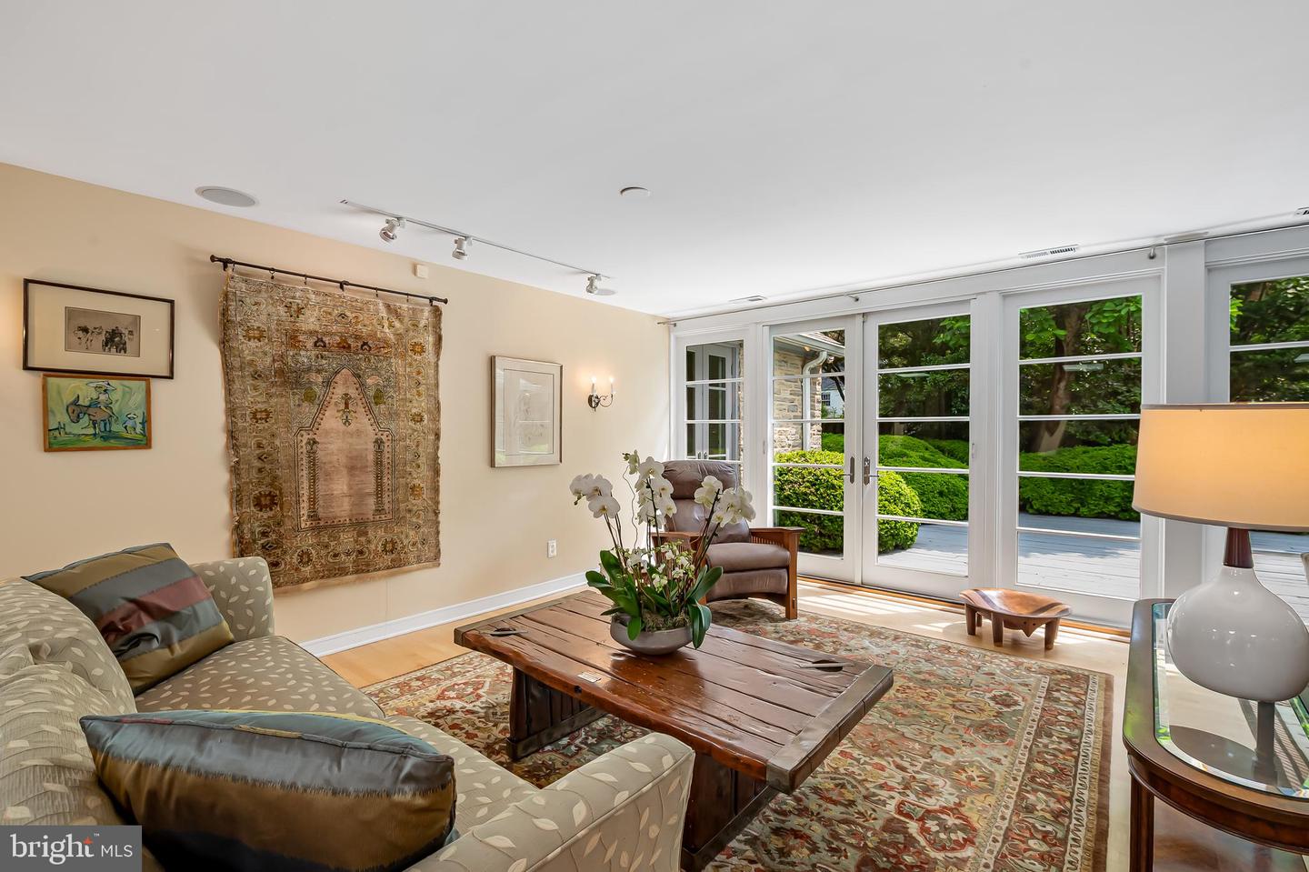 6 Meadow Rd