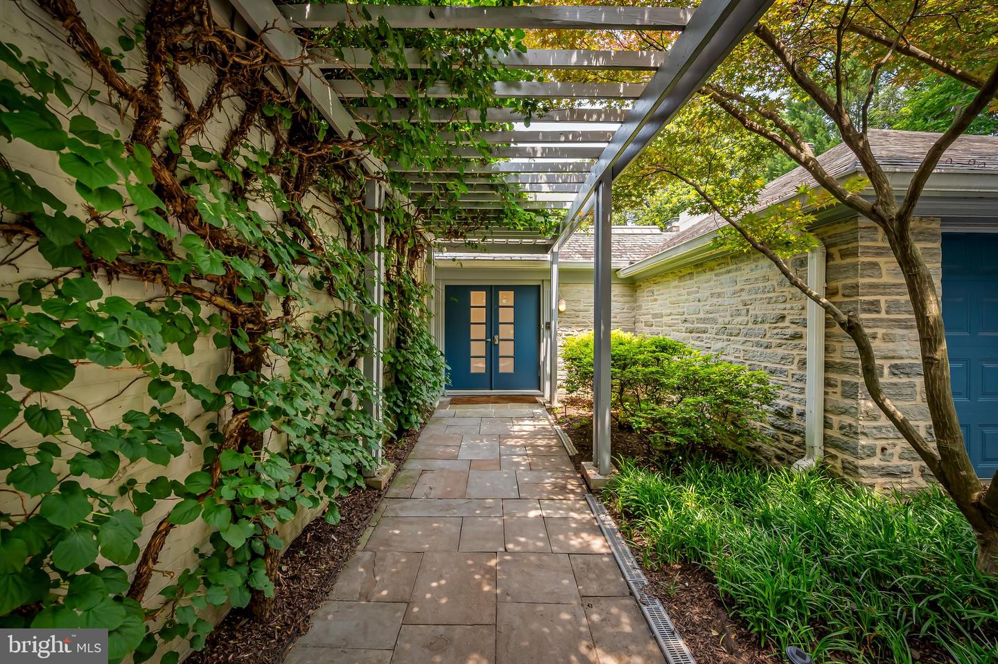 6 Meadow Rd