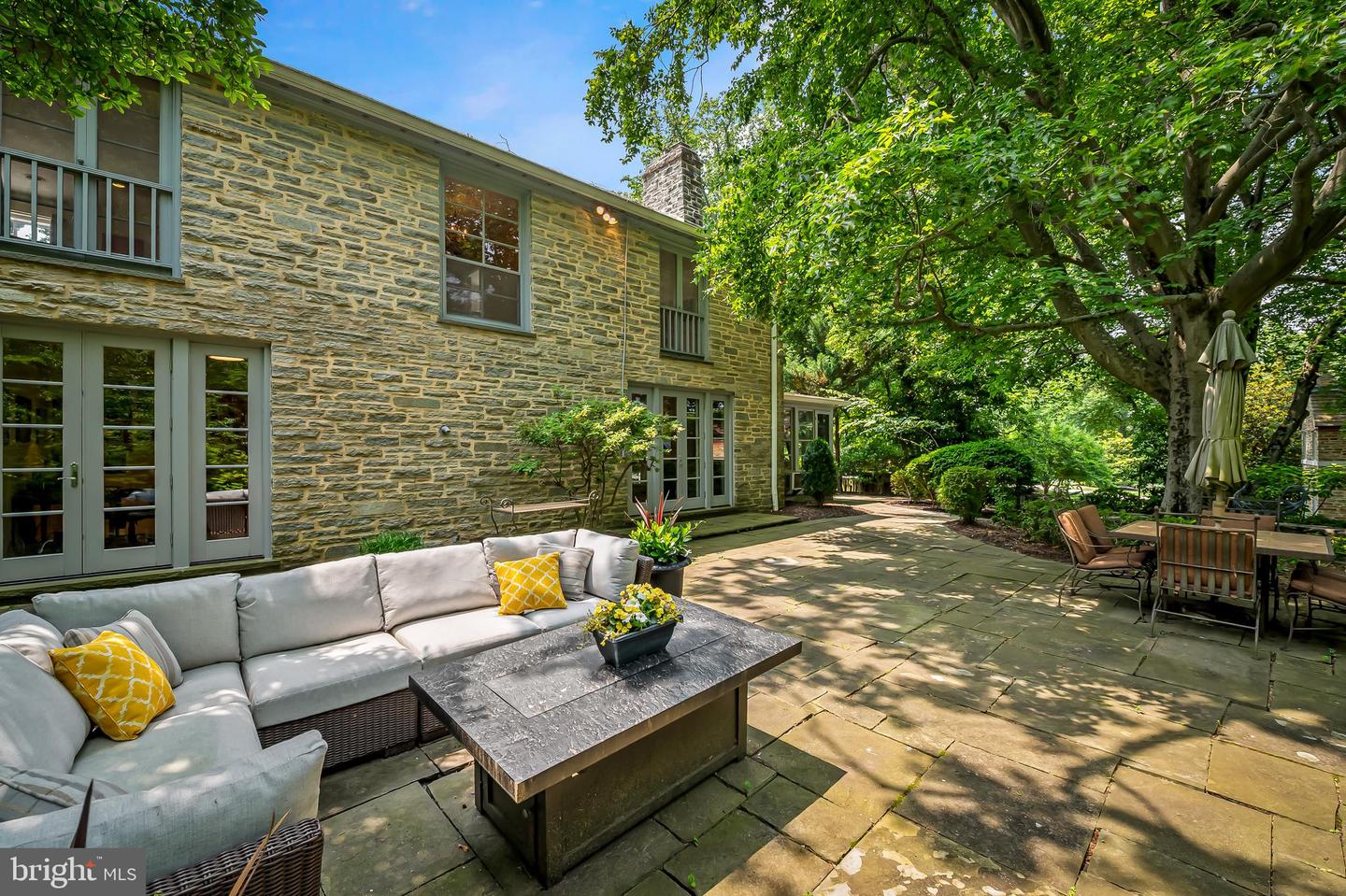 6 Meadow Rd