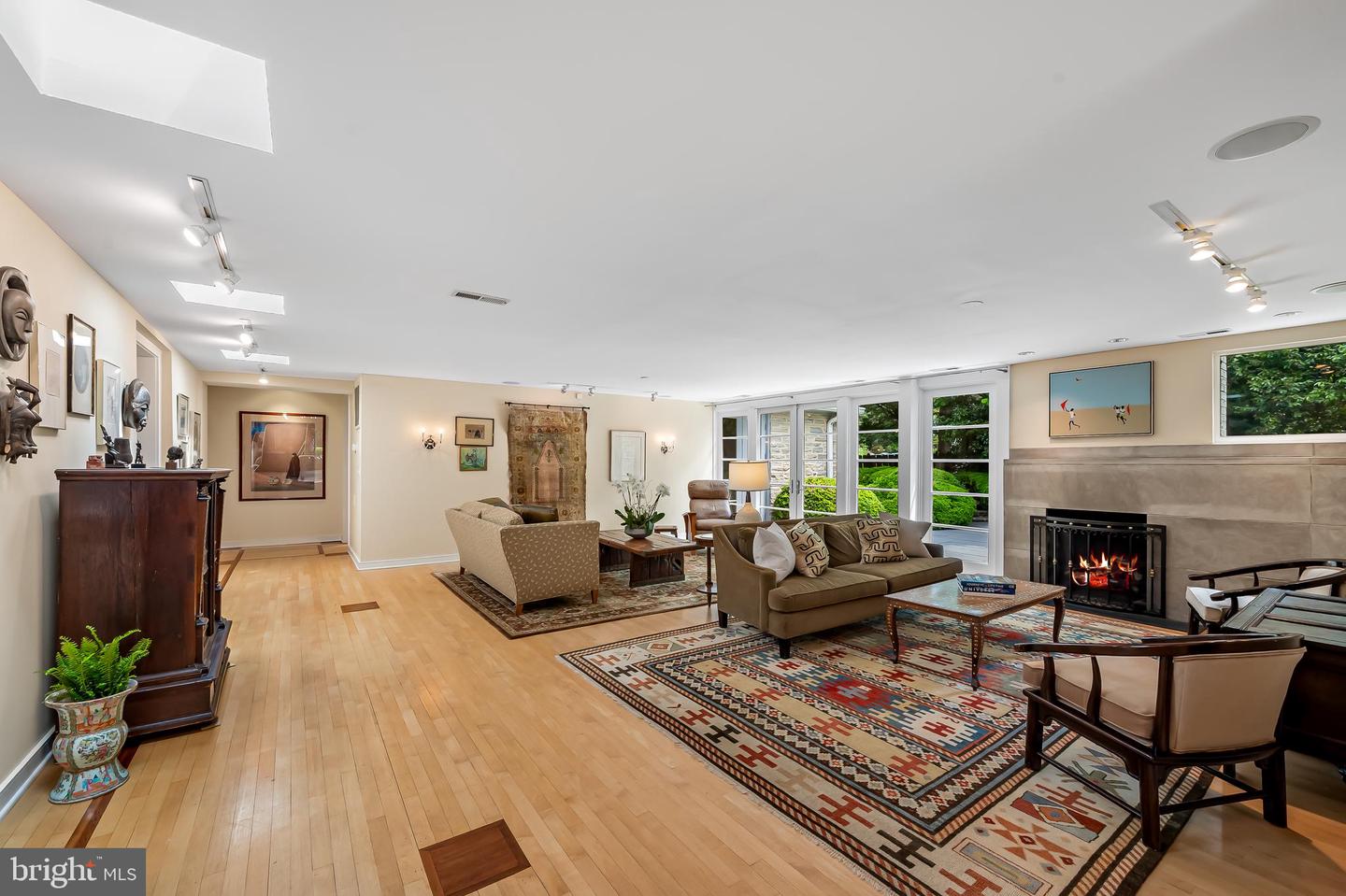 6 Meadow Rd