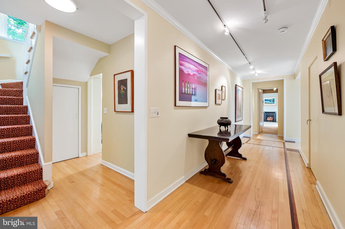 6 Meadow Rd