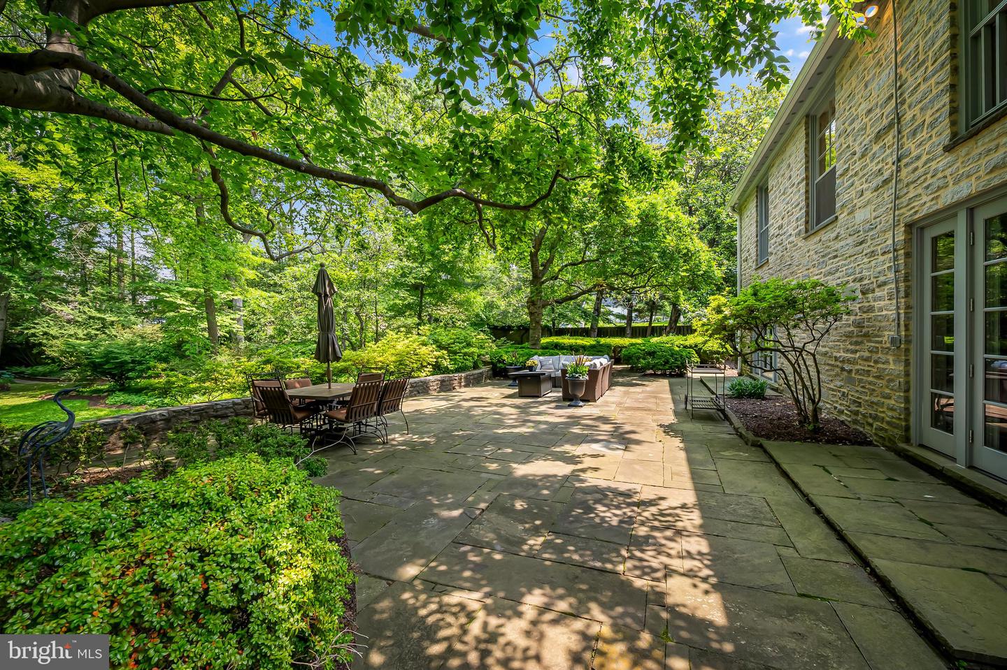 6 Meadow Rd