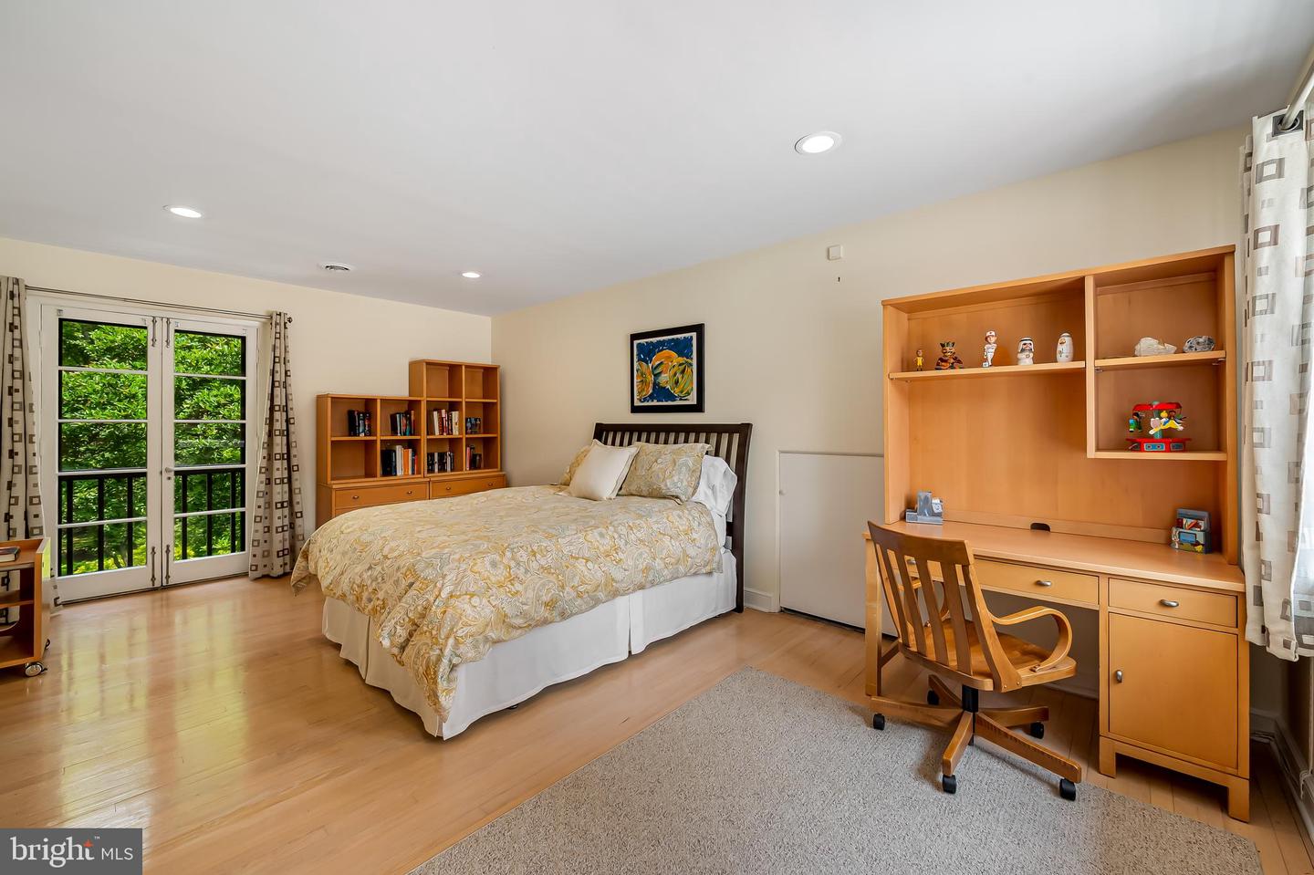 6 Meadow Rd