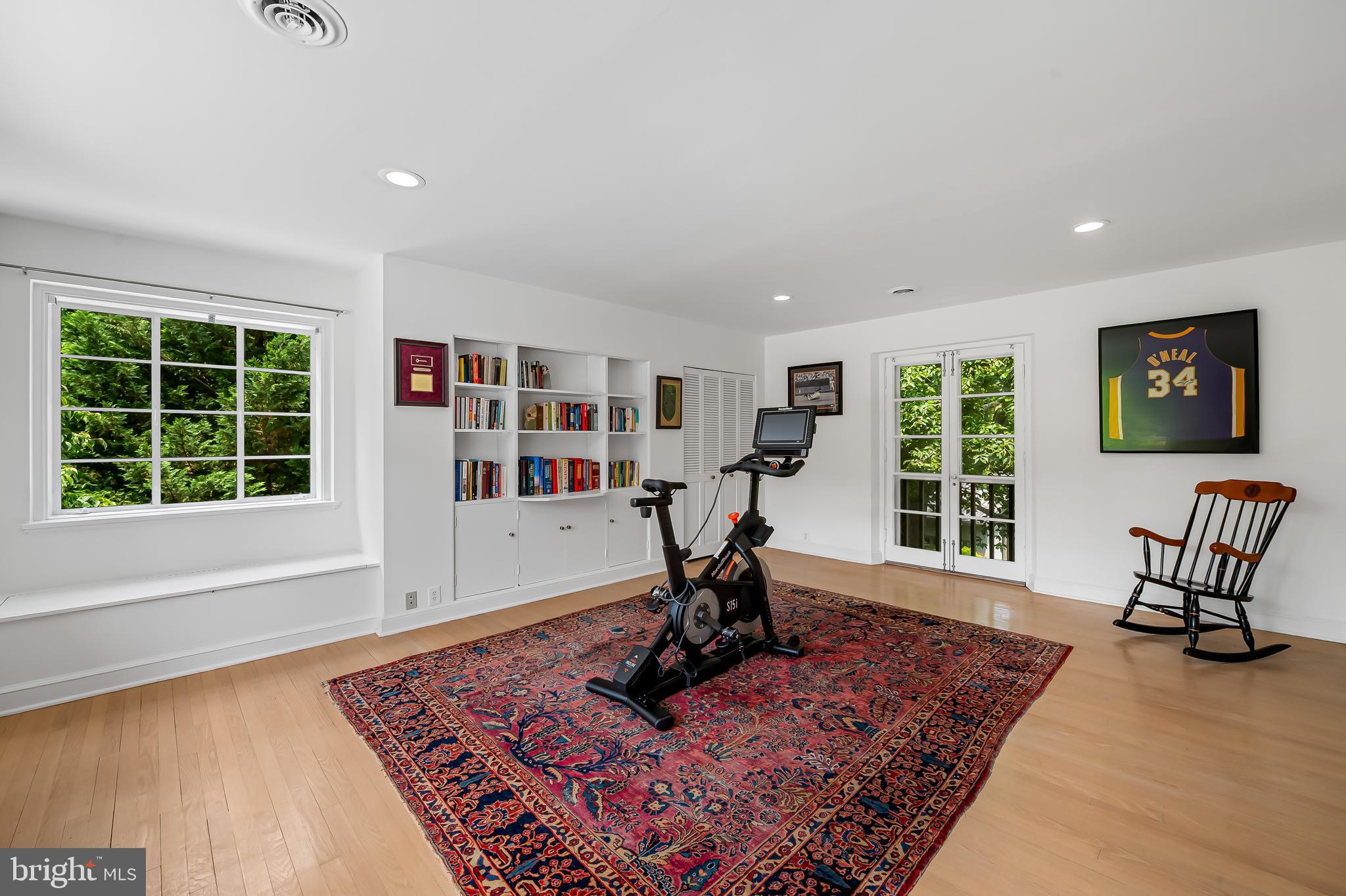 6 Meadow Rd