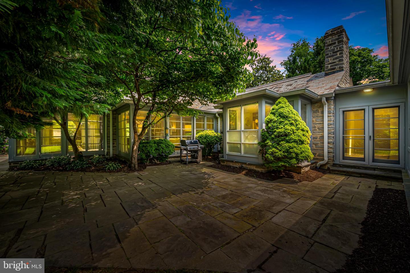 6 Meadow Rd