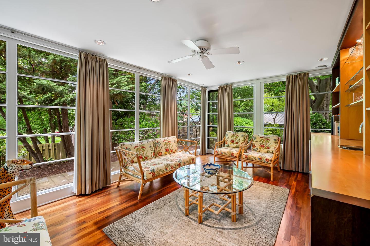 6 Meadow Rd