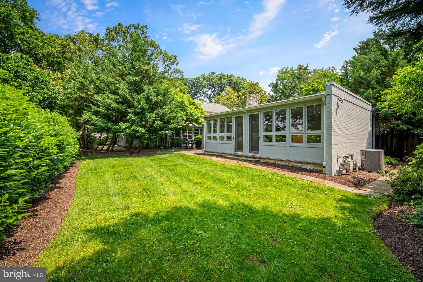 6 Meadow Rd