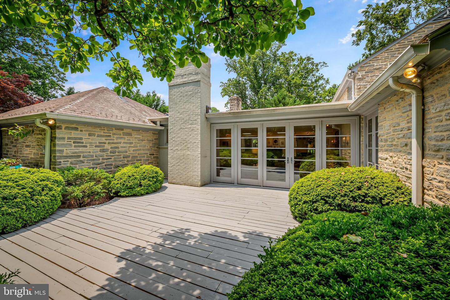 6 Meadow Rd