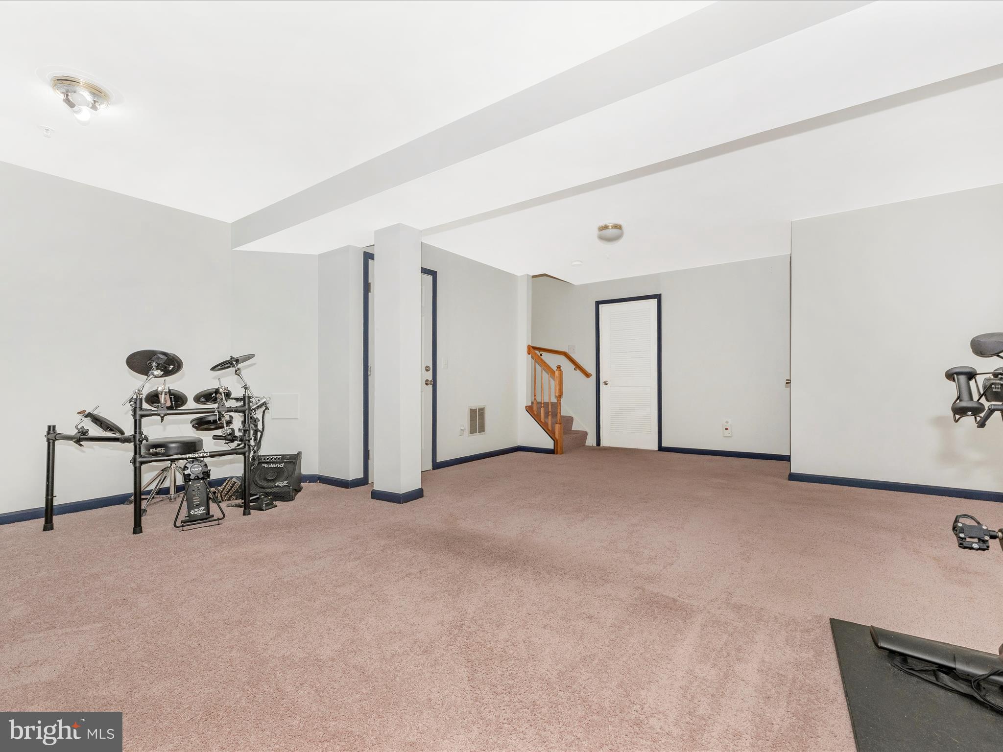 2047 Sumner DRIVE