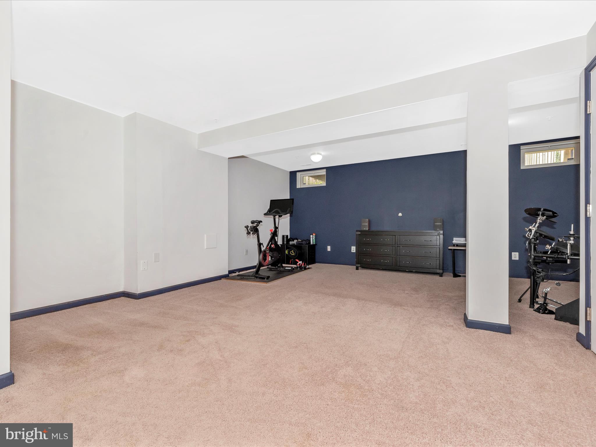 2047 Sumner DRIVE