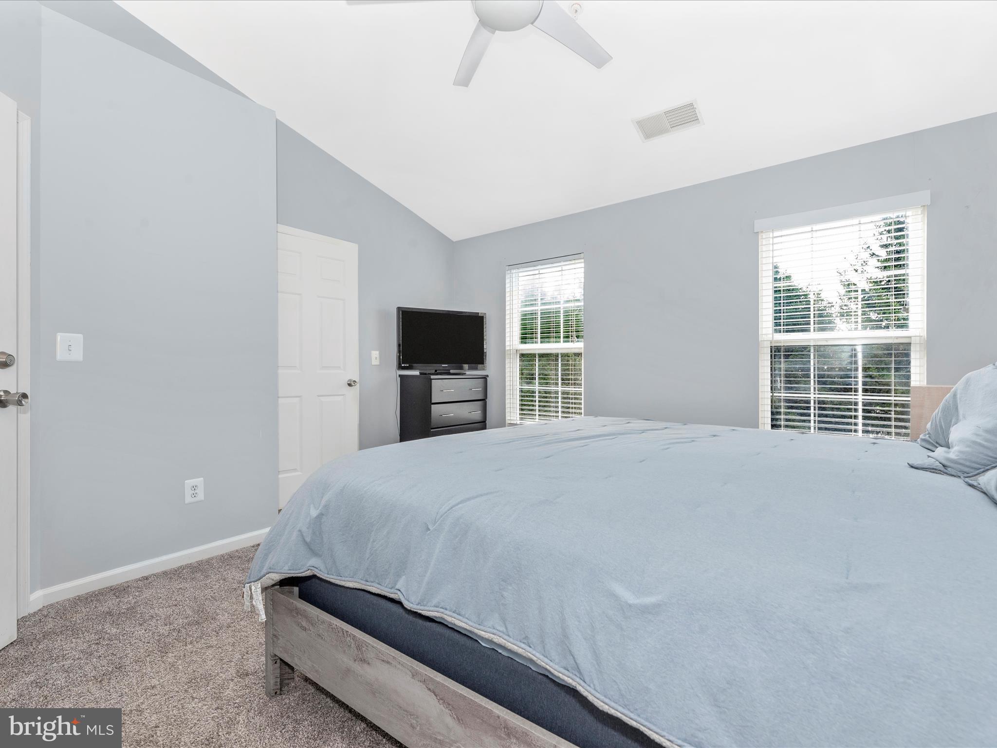 2047 Sumner DRIVE