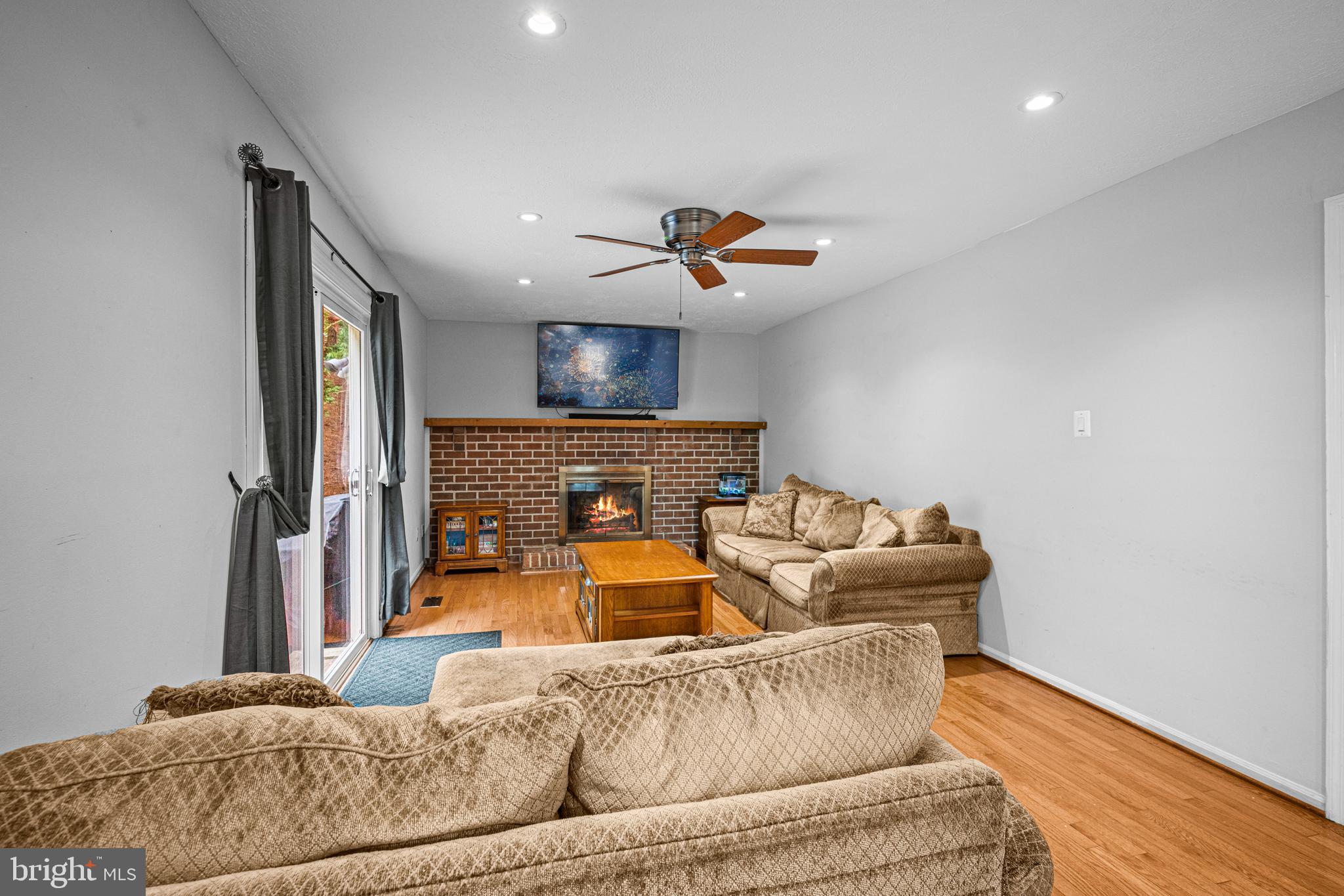 9570 Red Apple Ln