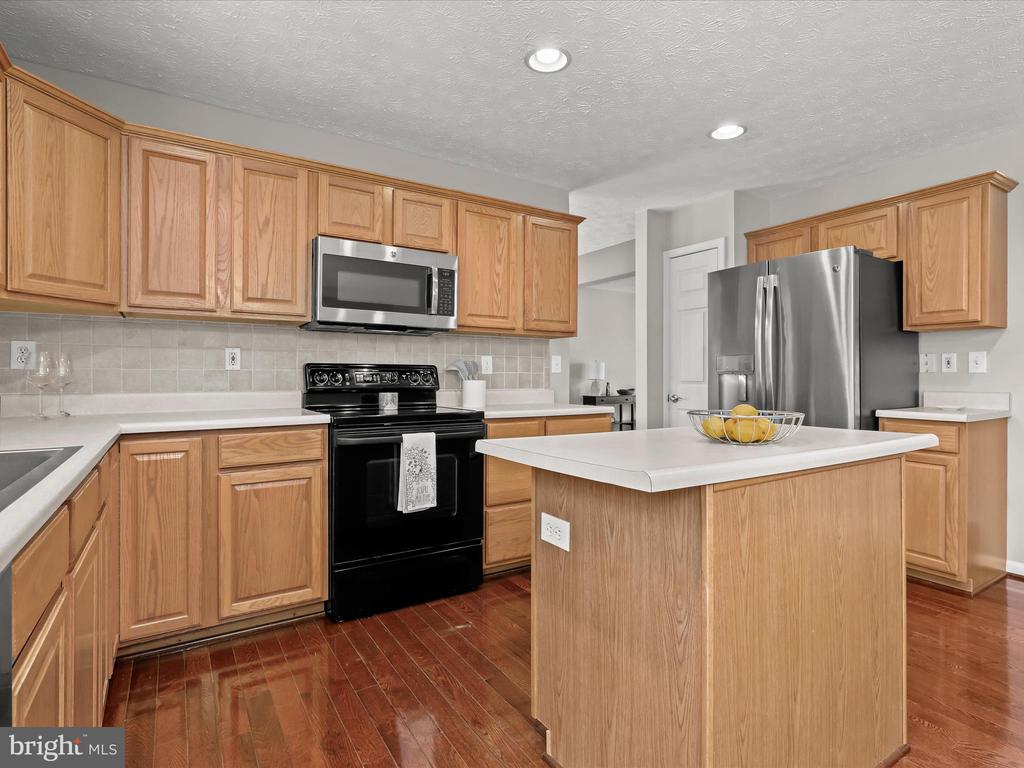 12128 Flowing Water Trl